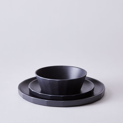 
                  
                    KINTO ALFRESCO plates (available in beige and black) provide an elevated dining experience with beautifully finished, lightweight, indestructible bamboo. 
                  
                